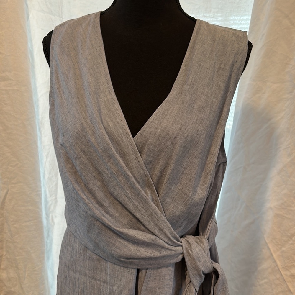 NORDSTROM HALOGEN size medium (~8), Never worn.  PERFECT SUMMER DRESS!